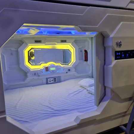 Capsule Riverside Хошимин Экстерьер фото