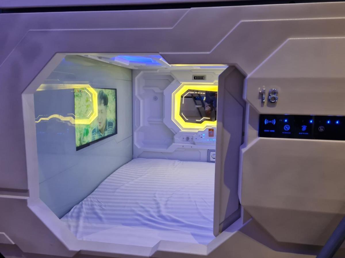 Capsule Riverside Хошимин Экстерьер фото